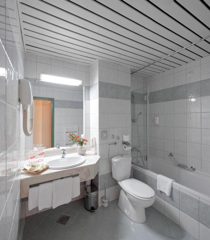 Superior Room with Balcony - Park Side,934042270:JPEG