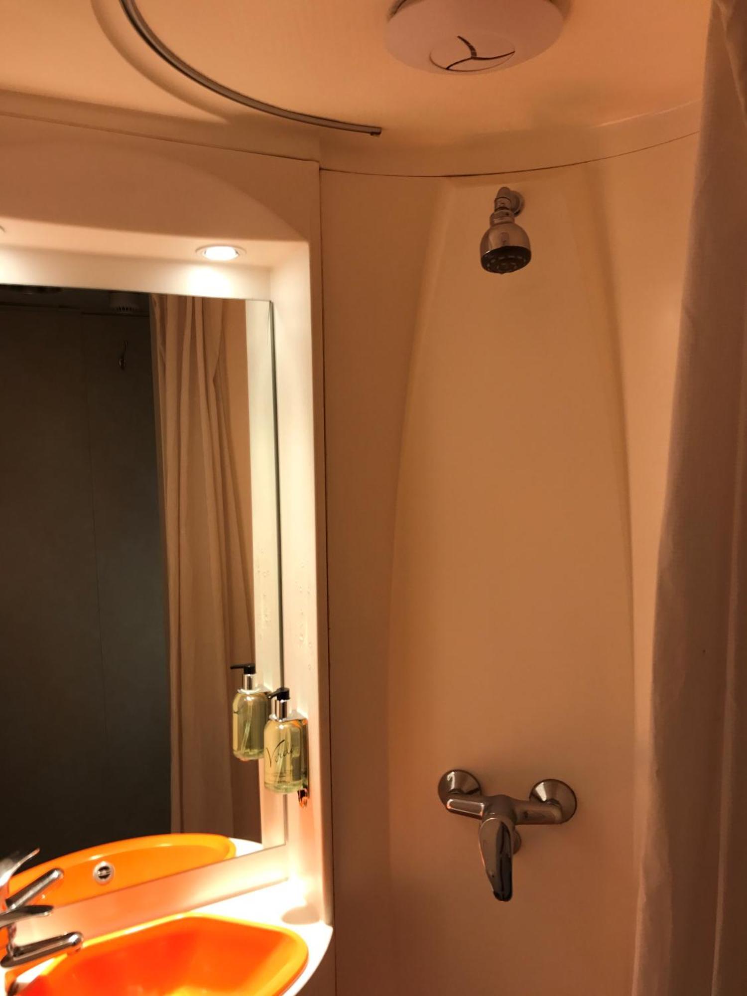 Chambre Double Économique sans Fenêtre