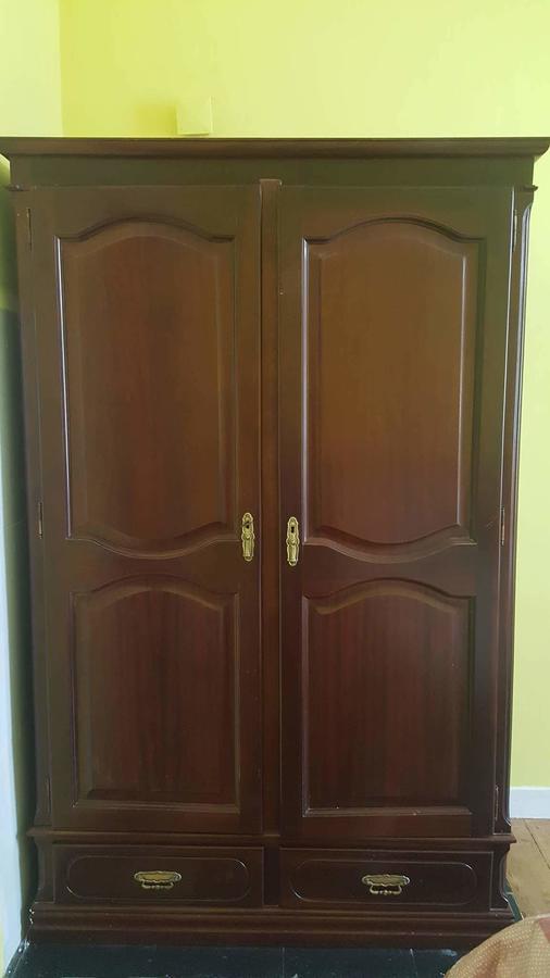 Tweepersoonskamer met 2 Aparte Bedden en Gedeeld Toilet