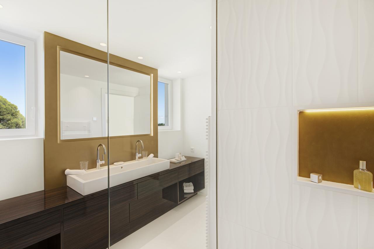 Fendi-Furnished Penthouse with Sea View