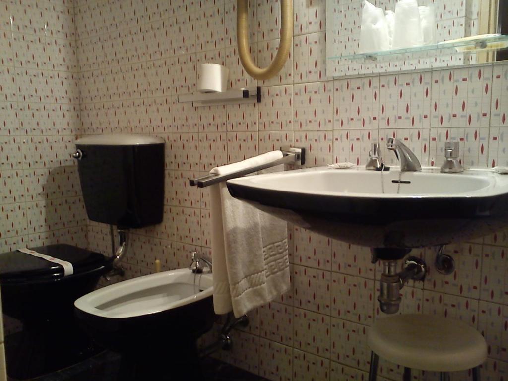 Standard Single Room,64823986:JPEG