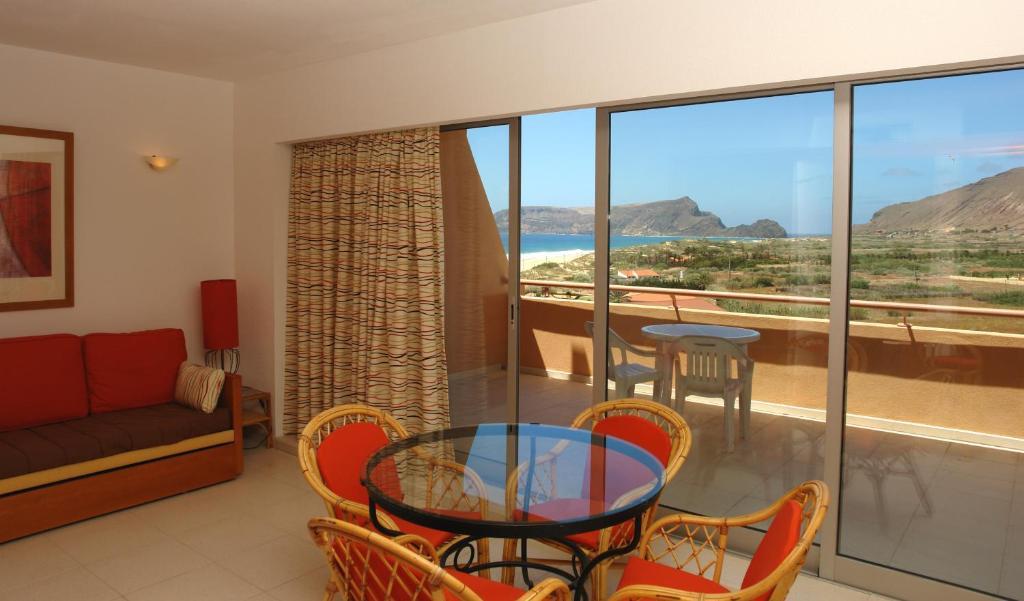 One-Bedroom Apartment with Sea View,1153835886:JPEG