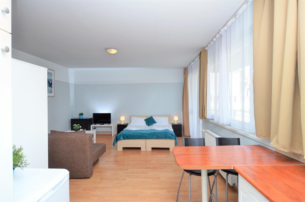 Studio with Balcony,1274929513:JPEG