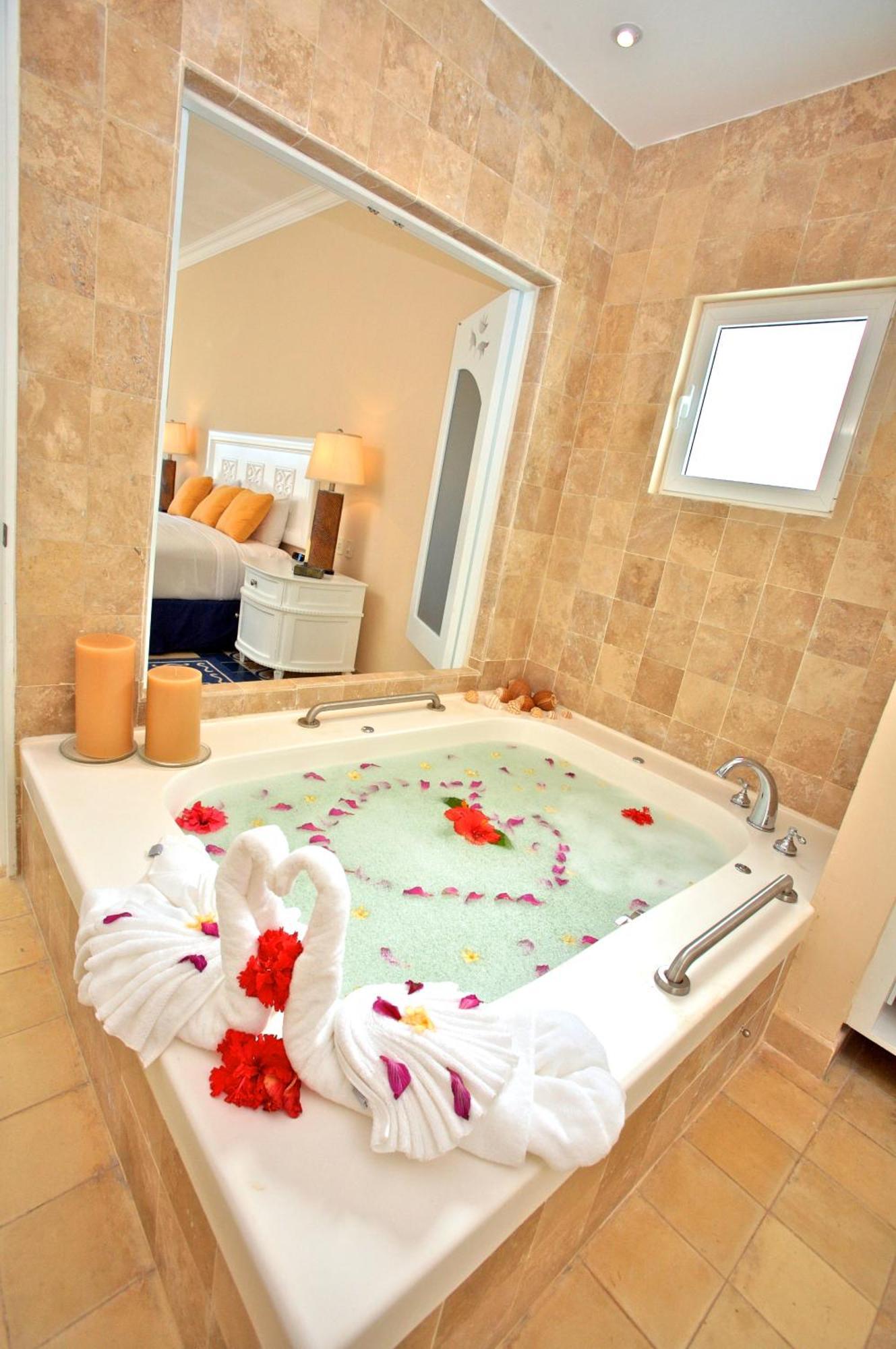 Three-Bedroom Villa All Inclusive,823348652:JPEG