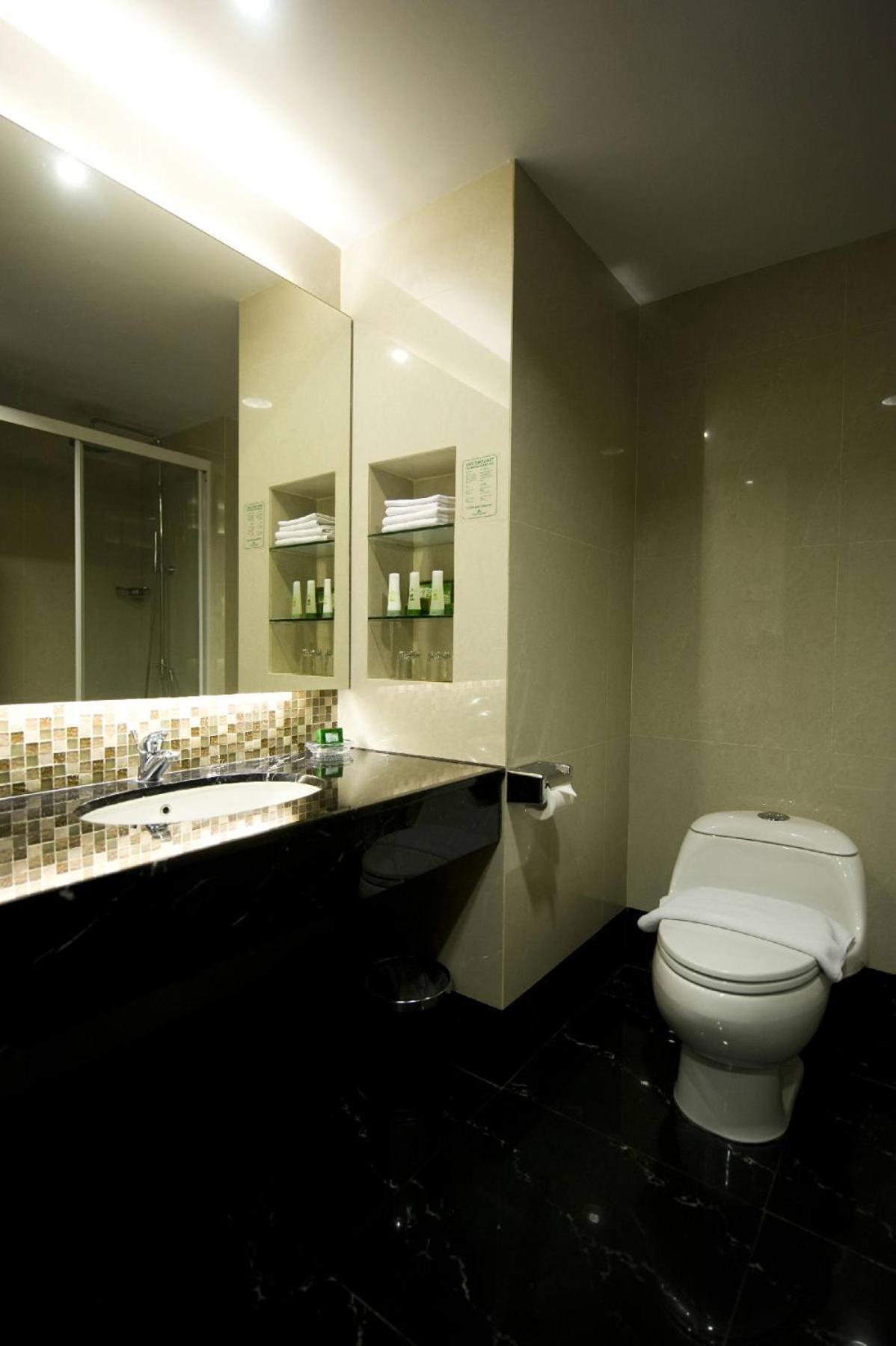 Penthouse Suite,1368815261:JPEG
