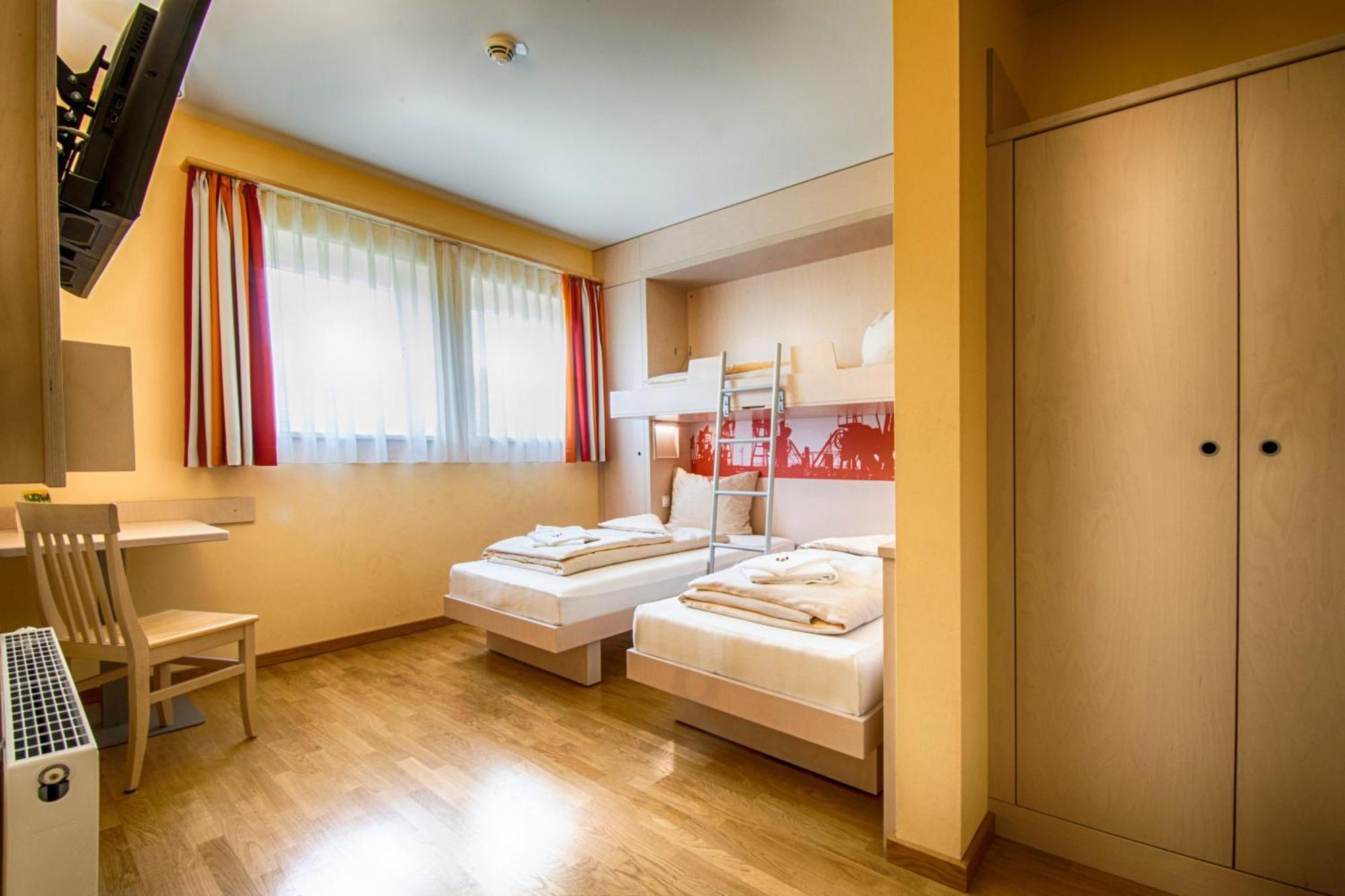 Triple Room,1015087591:JPEG
