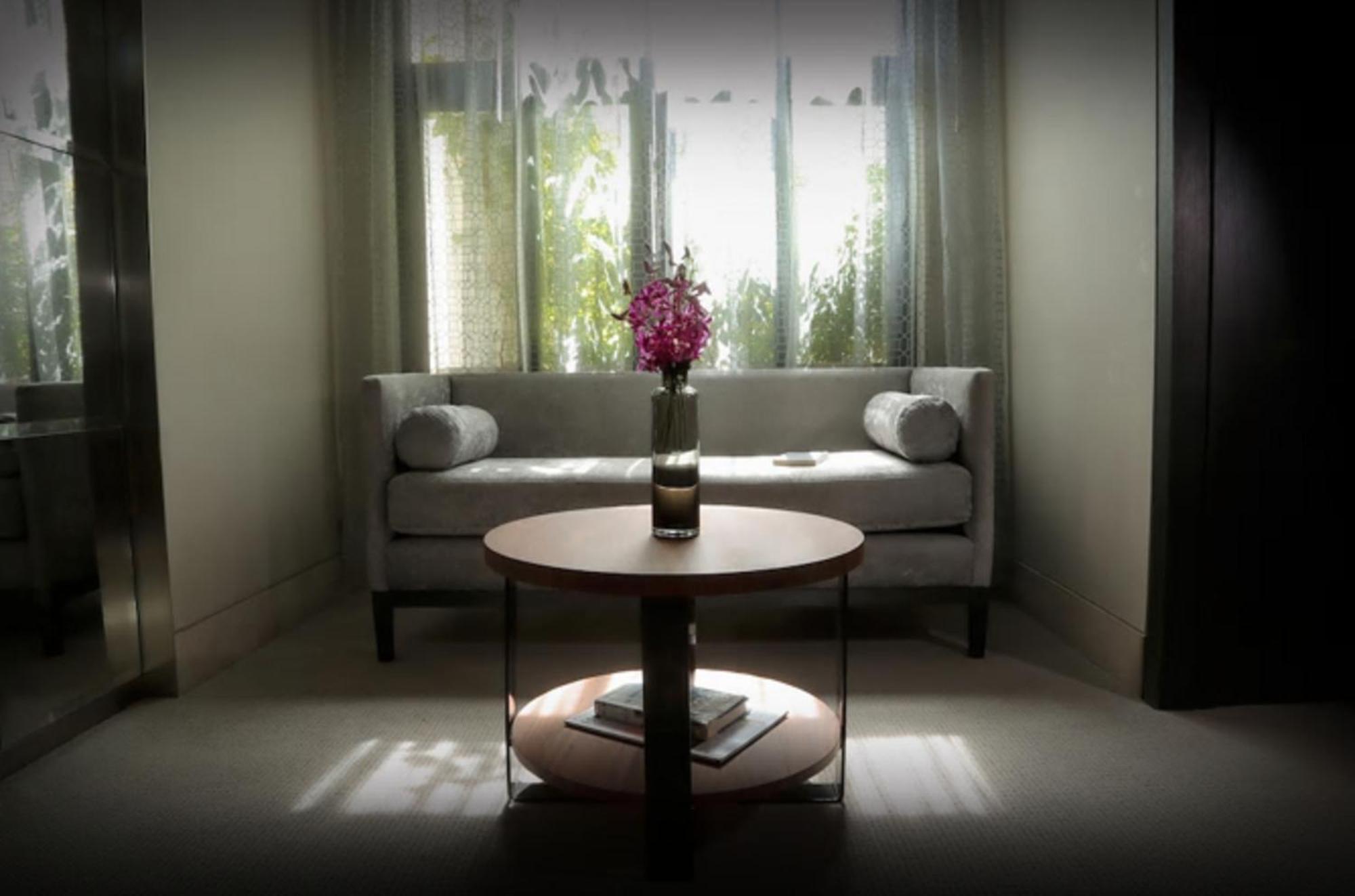 Executive Suite,1208232412:JPEG