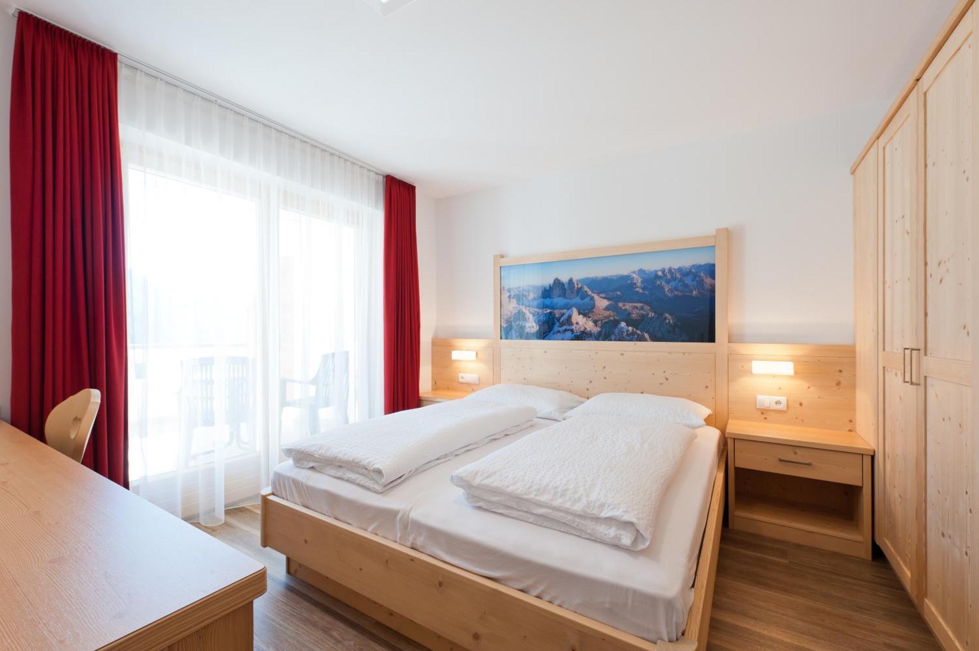 One-Bedroom Apartment,688569666:JPEG