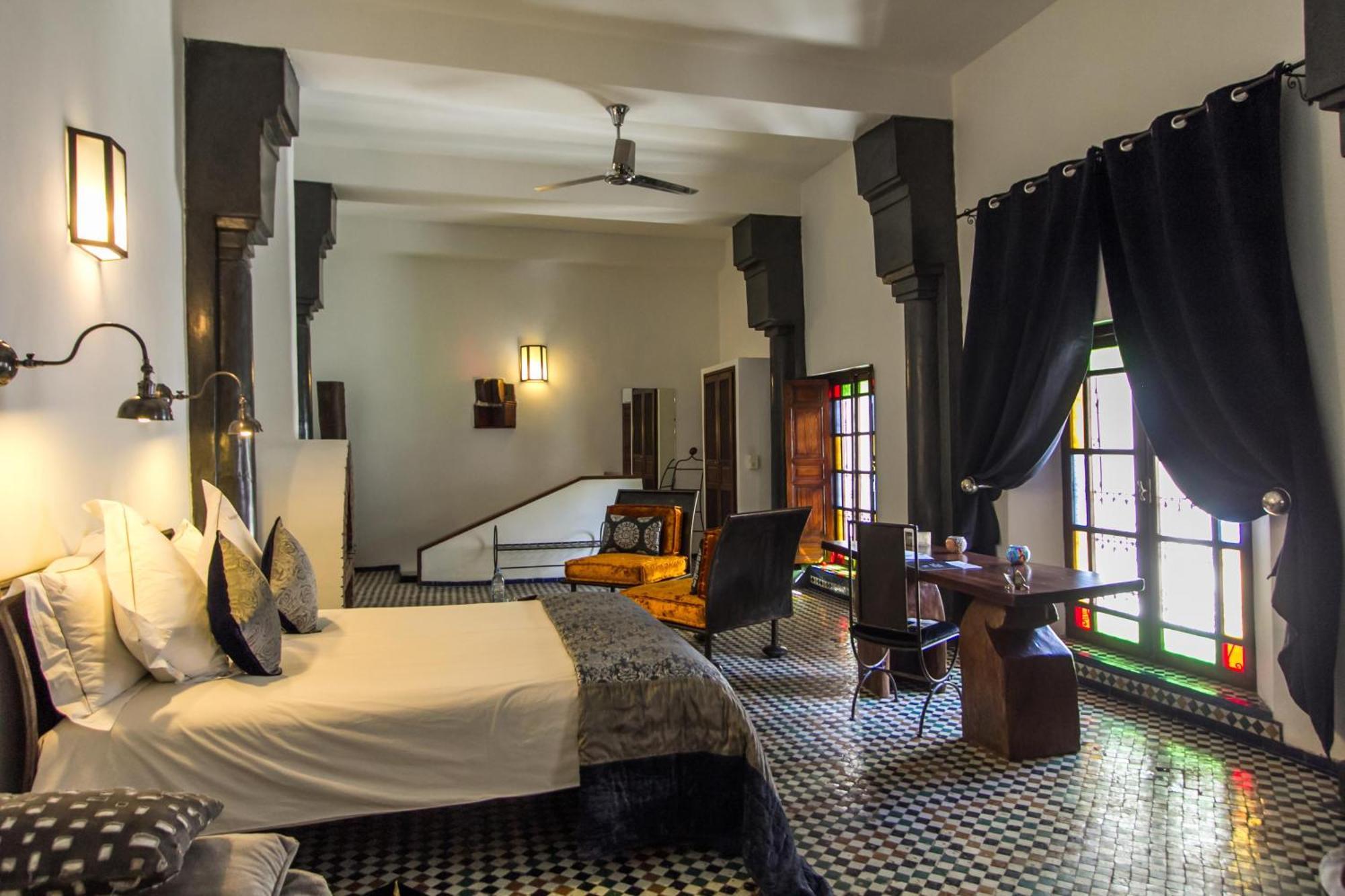 Grey Suite (2 Adults)