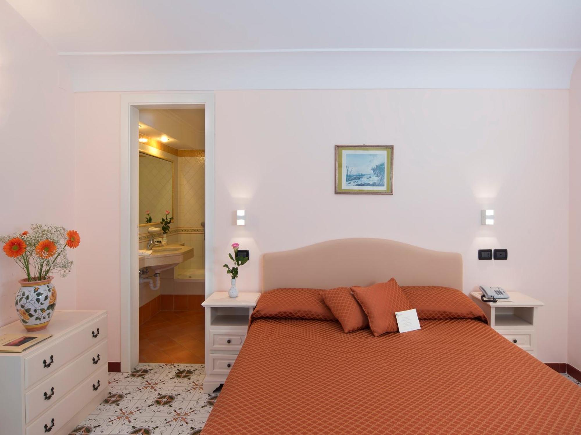 Classic Double Room with Garden View