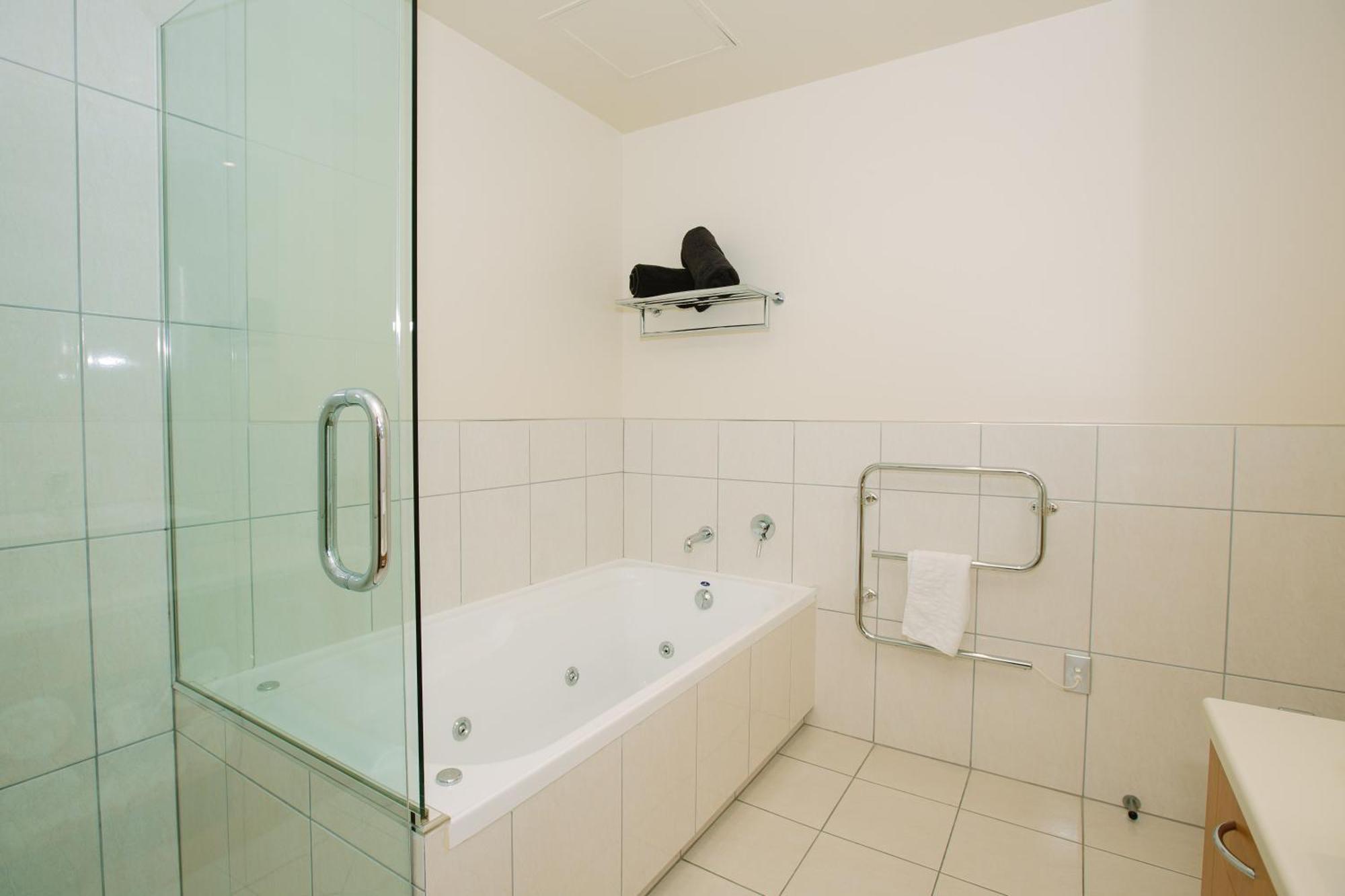 Deluxe Two-Bedroom Apartment,707146045:JPEG