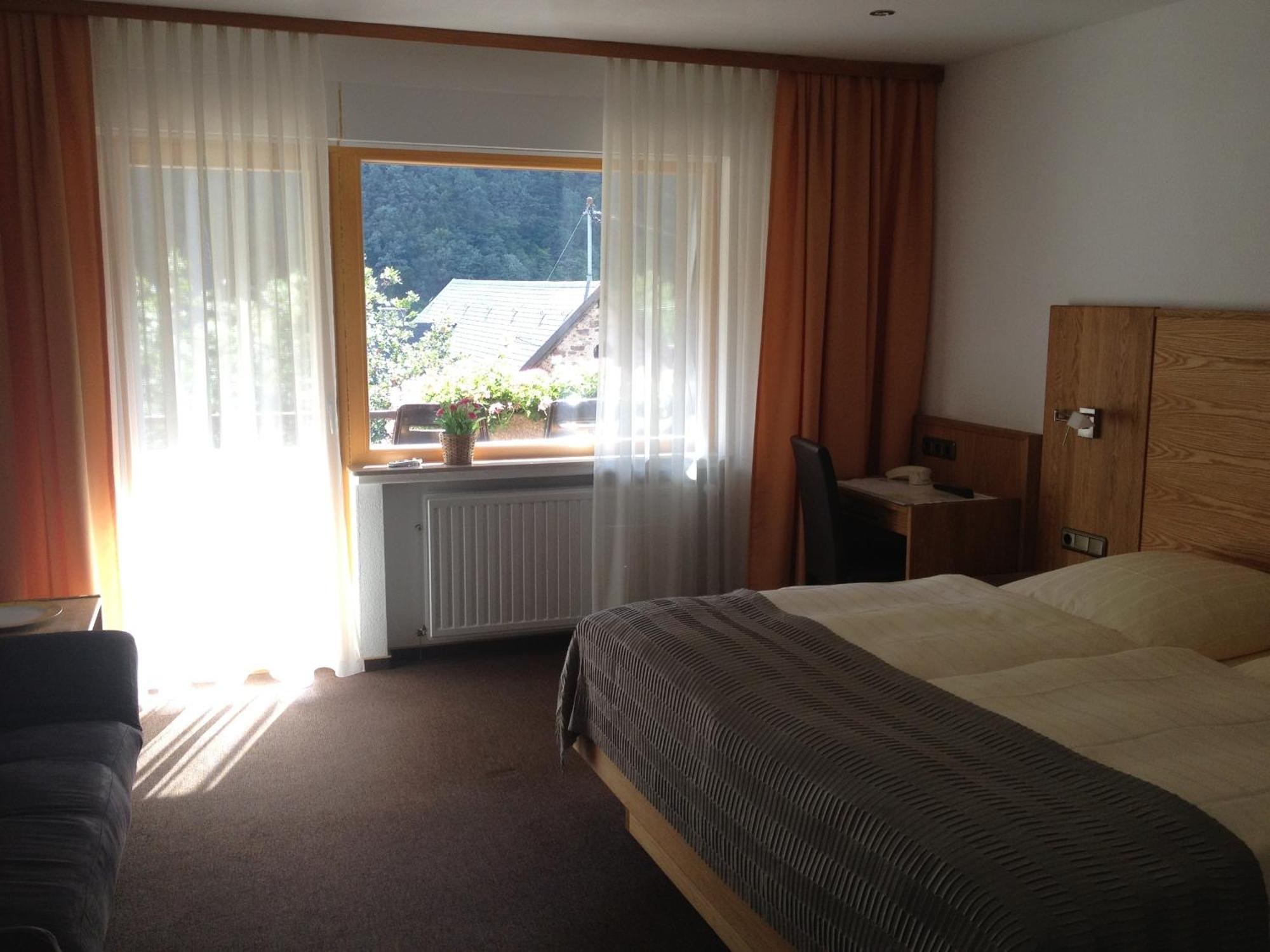 Superior Double Room,1337213153:JPEG