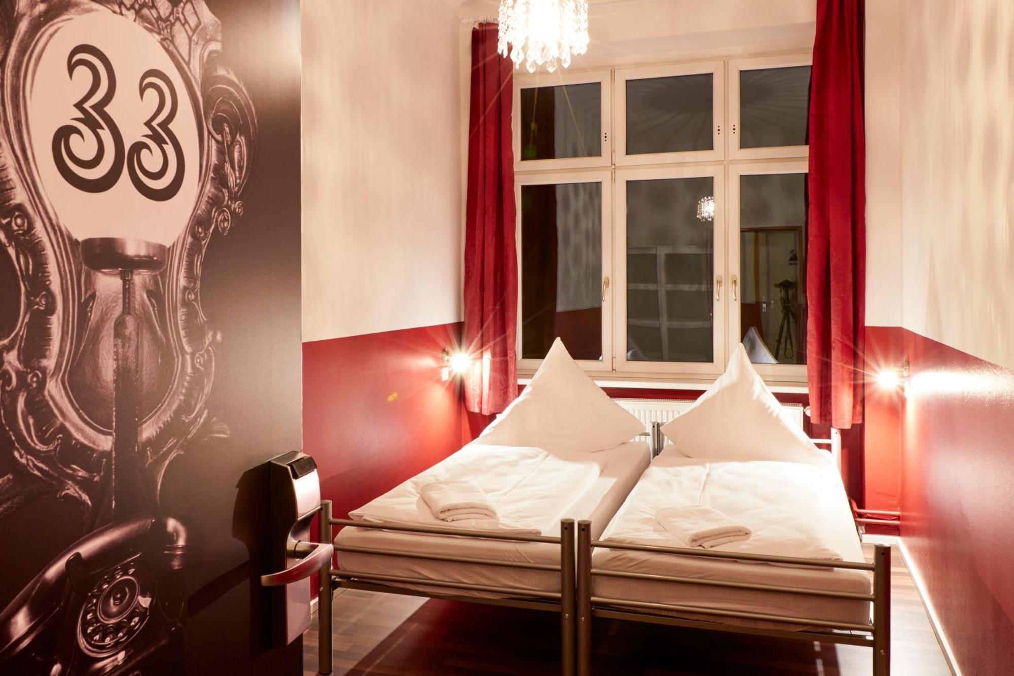 Chambre Double ou Lits Jumeaux avec Salle de Bains Commune