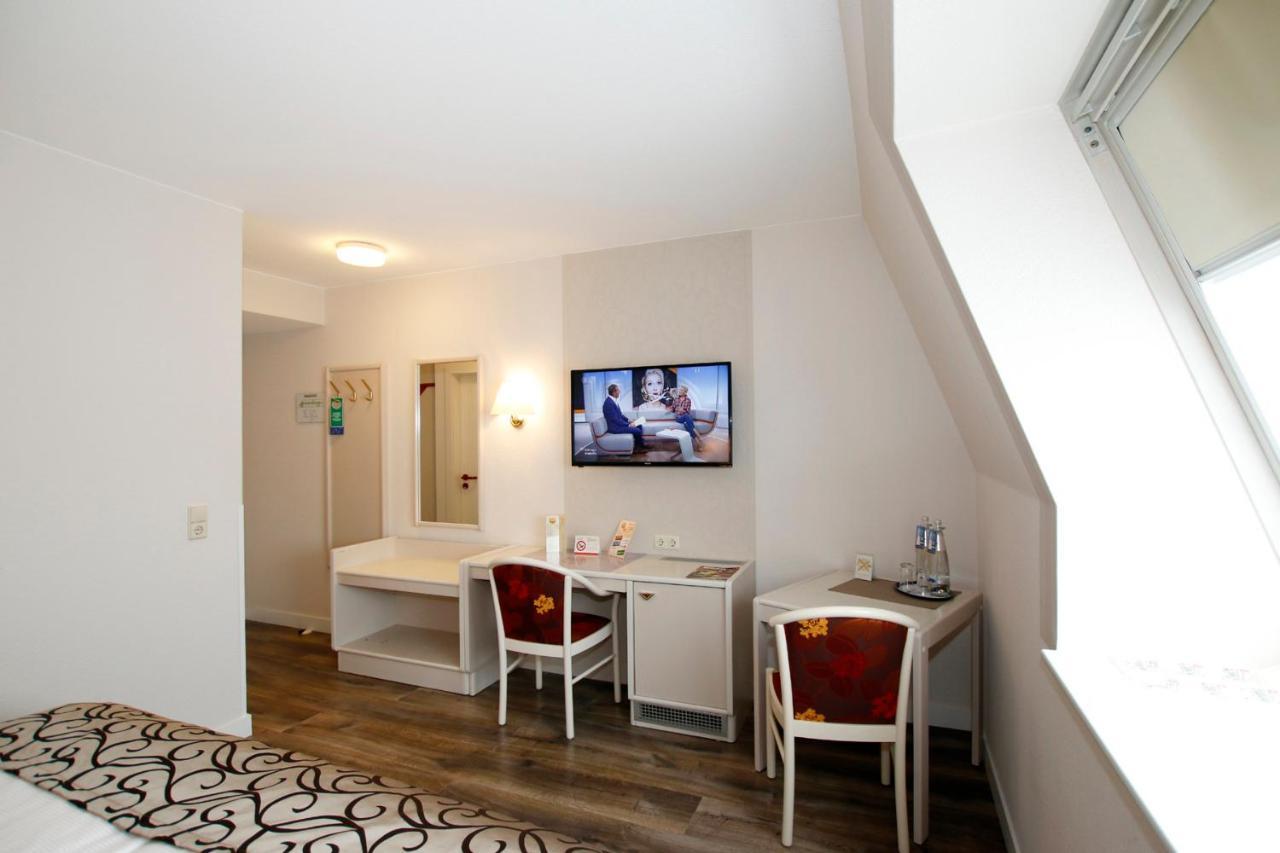 Double Room with Courtyard View,728713912:JPEG