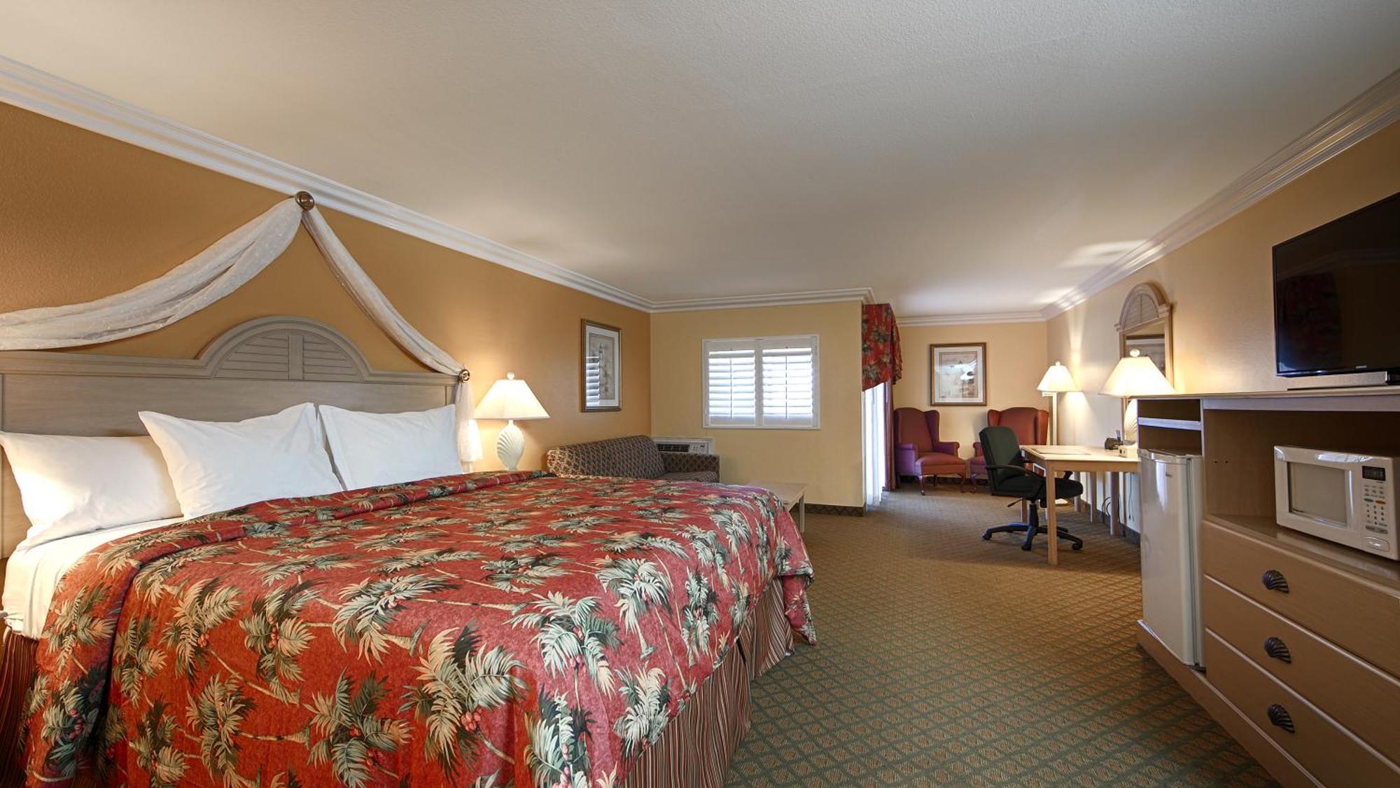 One-Bedroom King Suite