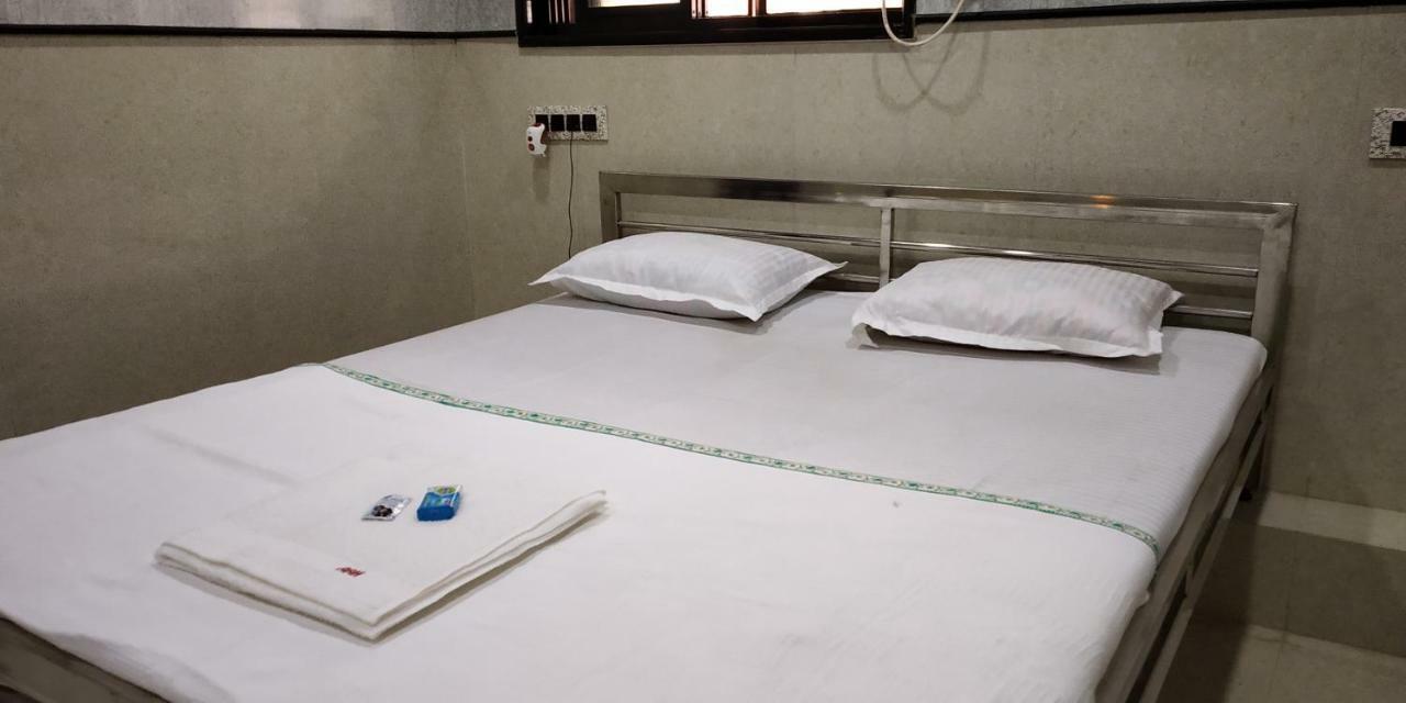 Deluxe Room,945614629:JPEG