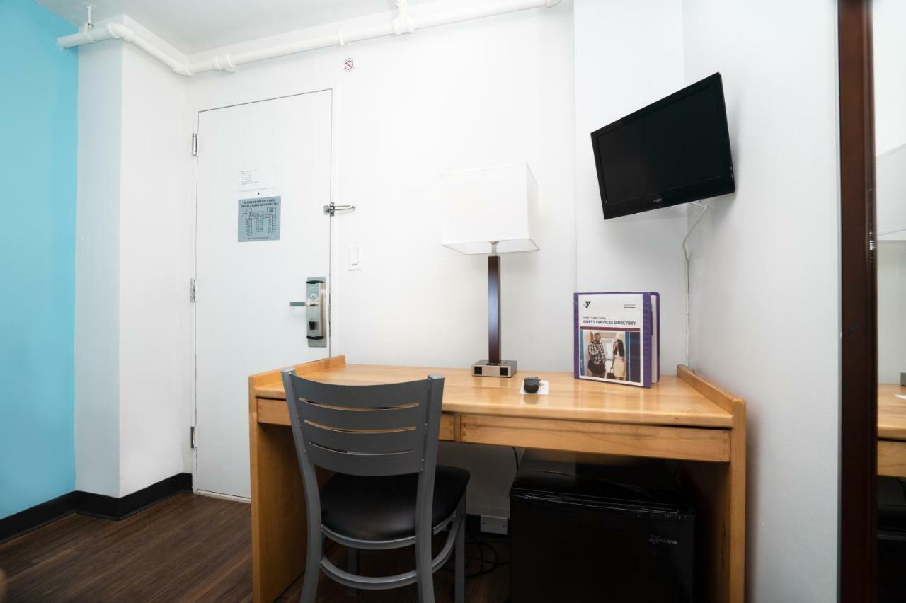 Private Deluxe Bunk Bed Room with Semi-Private Bathroom