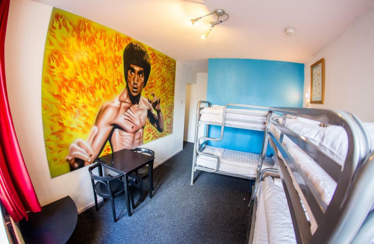 Bed 4-Bed Mixed Ensuite Dormitory Room,817904300:JPEG
