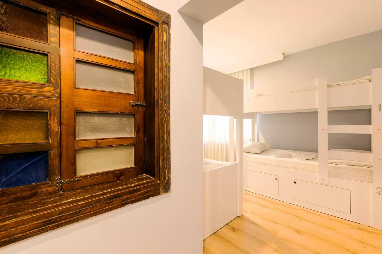 Bed in 6-Bed Mixed Dormitory Room,829338026:JPEG