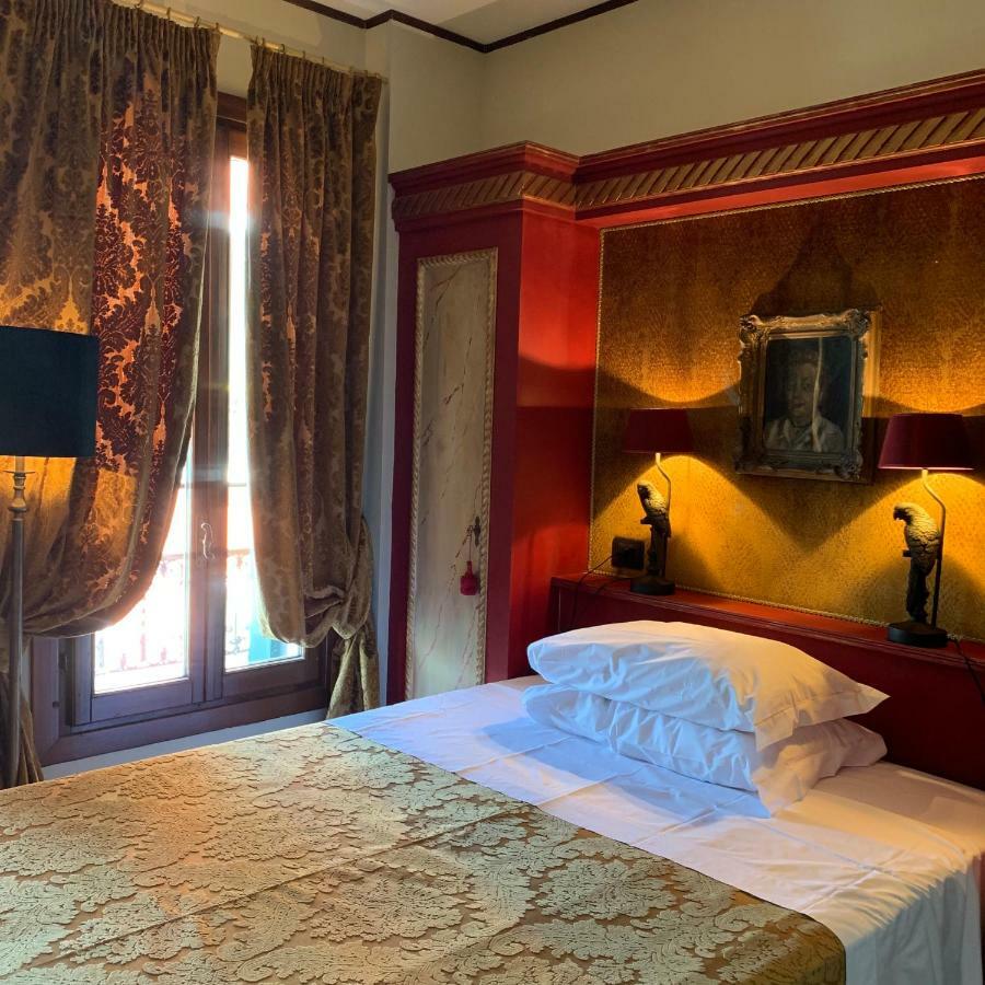 Single Room with Canal View,847275479:JPEG