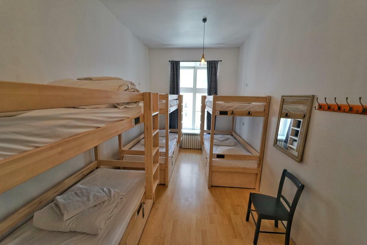Bed 6-Bed Mixed Dormitory Room,847908884:JPEG