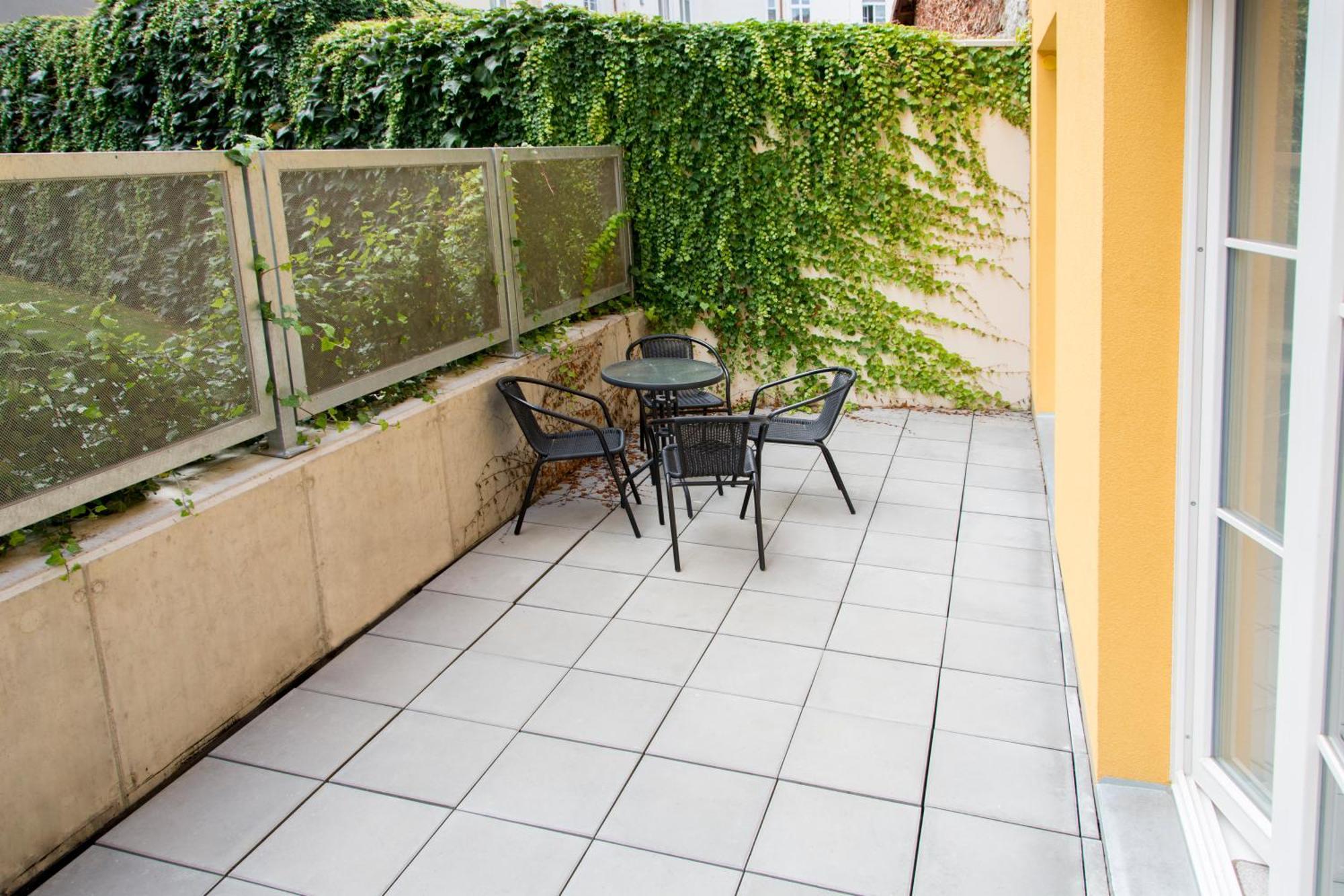 Apartment Terrace,253473309:JPEG