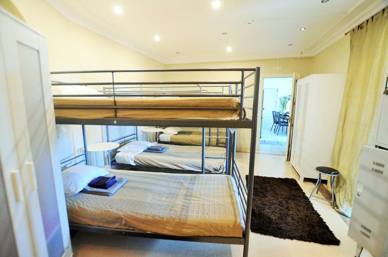 Cama en habitación compartida mixta de 8 camas