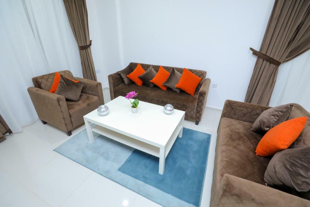 One-Bedroom Apartment,909036487:JPEG