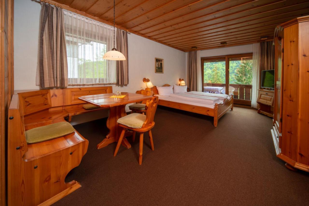 Double Room with Lake View,921553501:JPEG