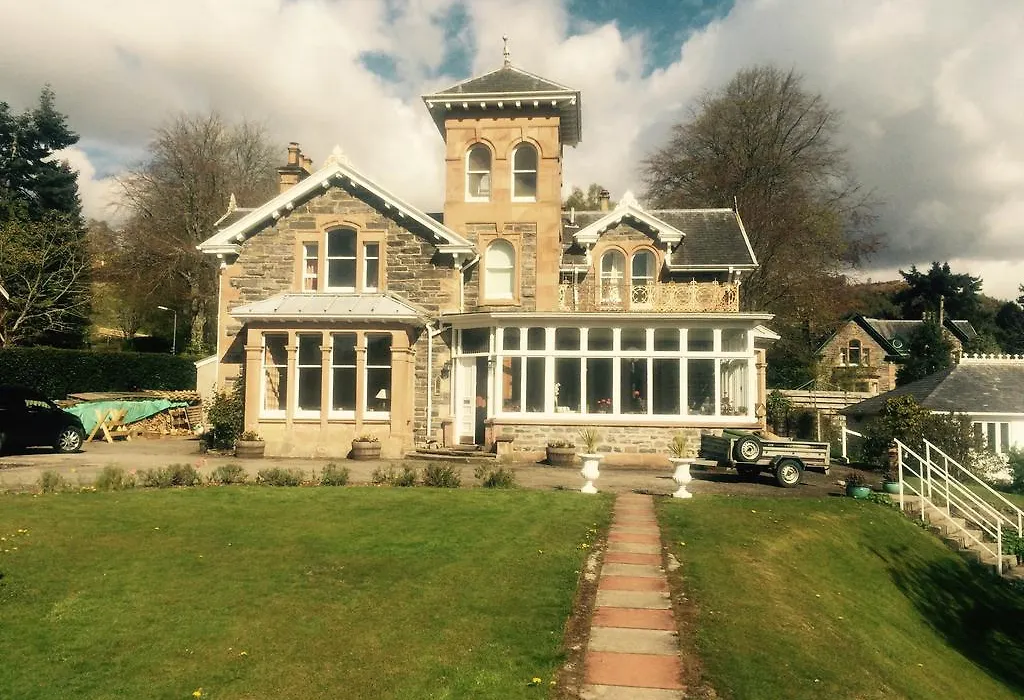 Holly Lodge-1