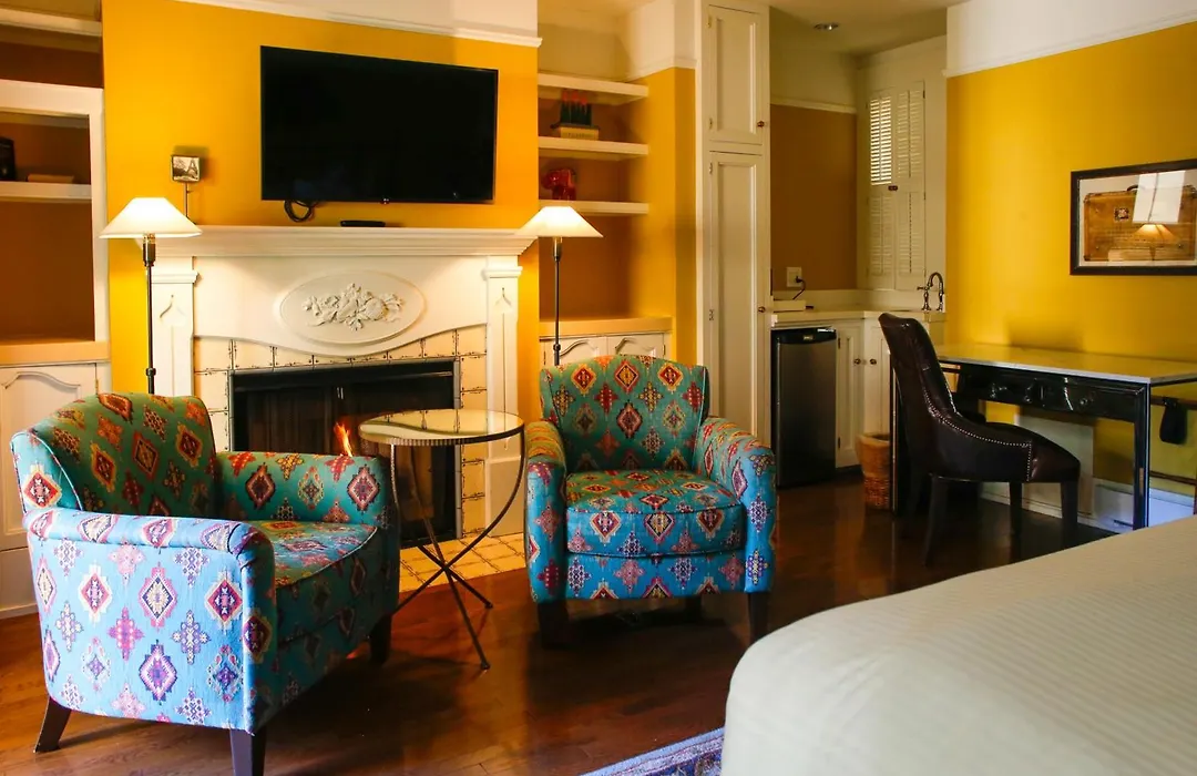 Petite Auberge-1