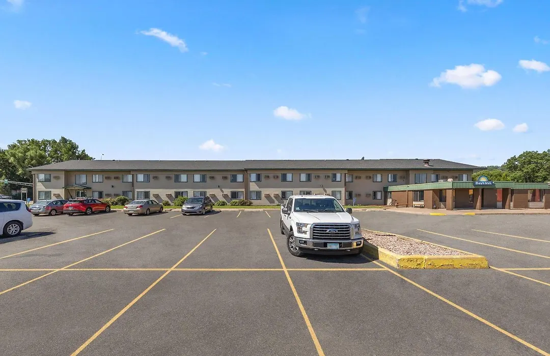 Days Inn By Wyndham Winona-1