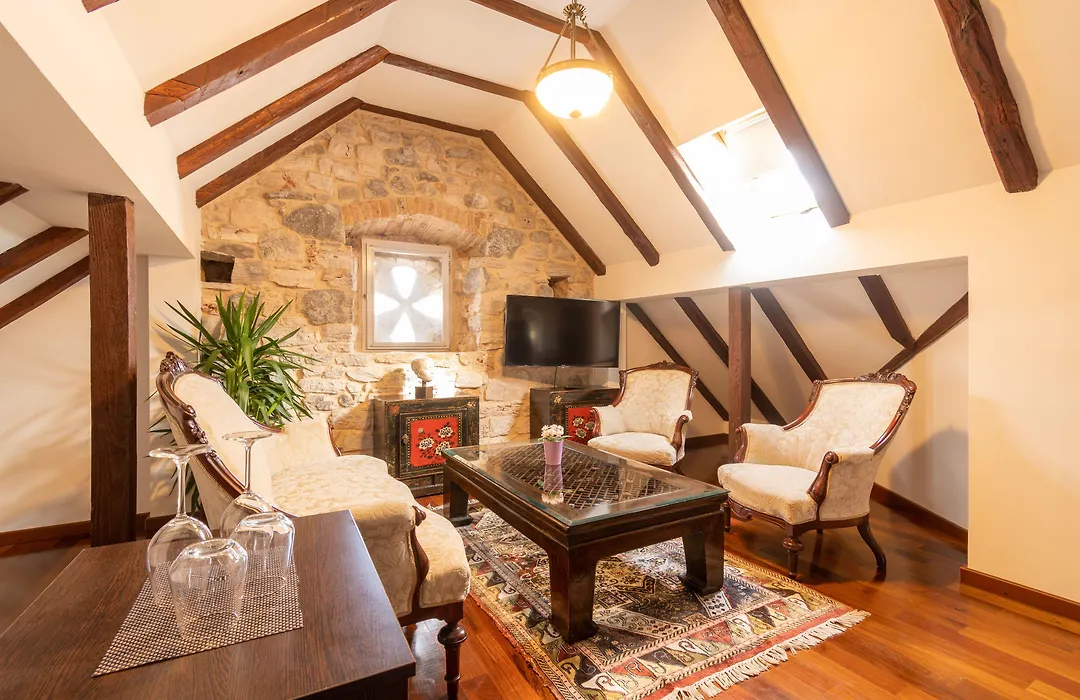 B&B Heritage Villa Apolon-1