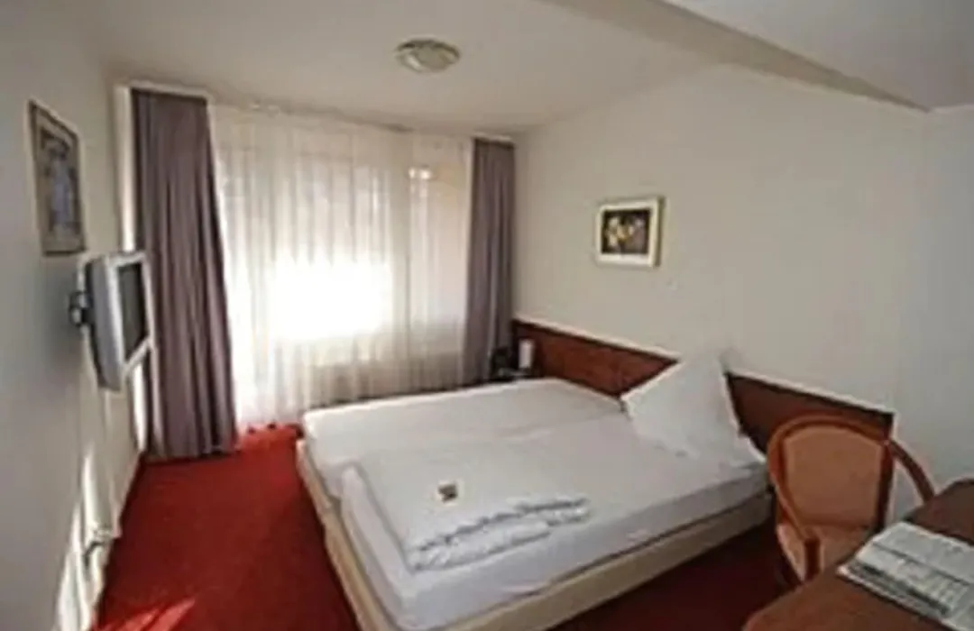 Hotel Alpha-1