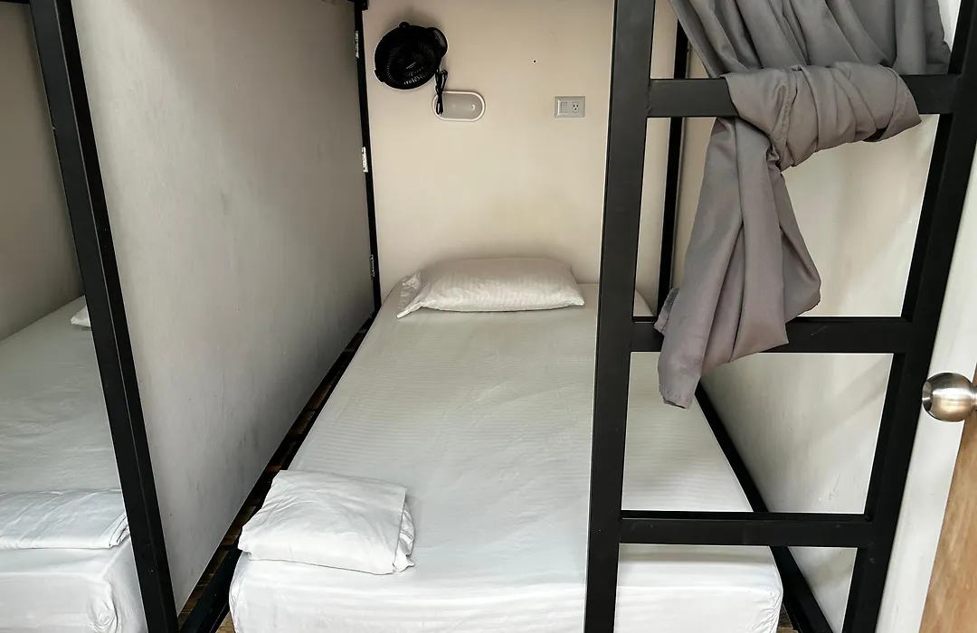 Baku Laureles Hostel-1