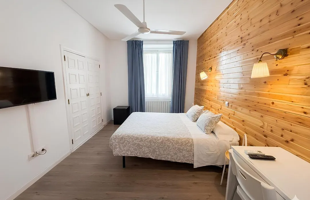 Hostal Goyal Pizarro-1