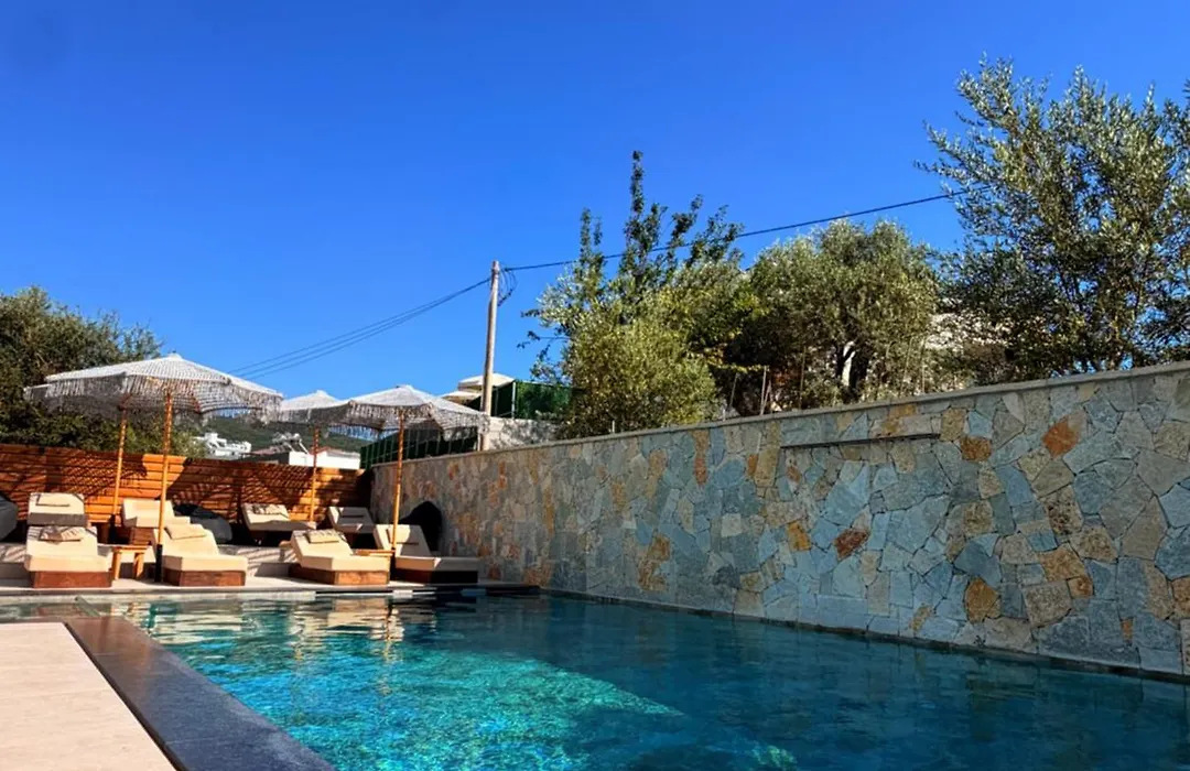 Hotel Utopia-1