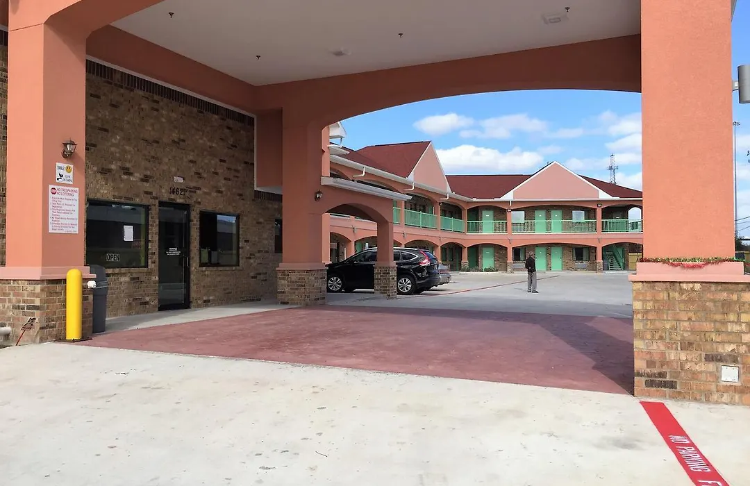 Classic Inn & Suites Humble-1
