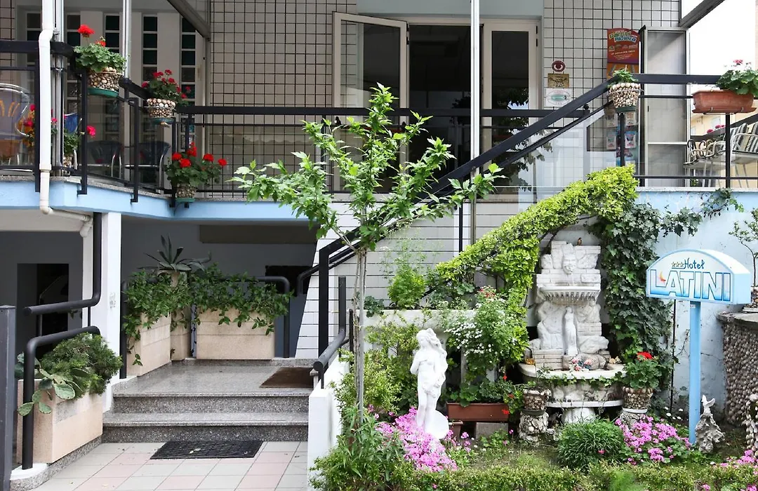 Hotel Latini-1