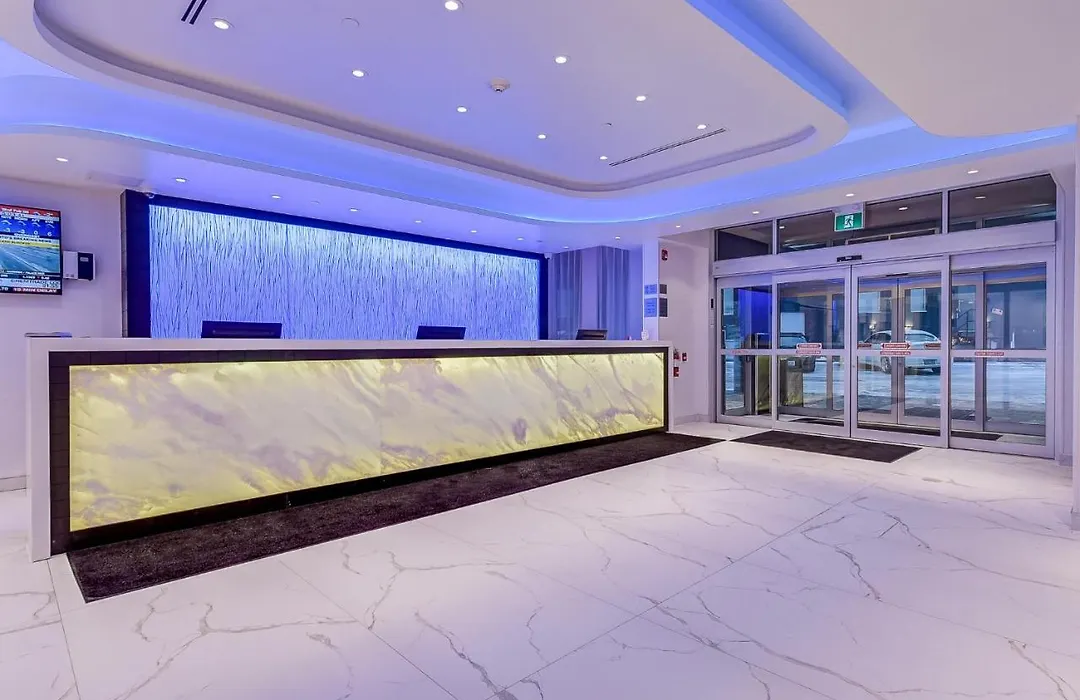 Est Hotel-1