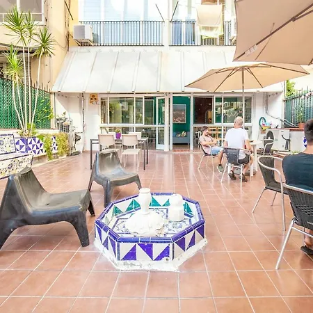 Fabrizzios Terrace Hostel-2
