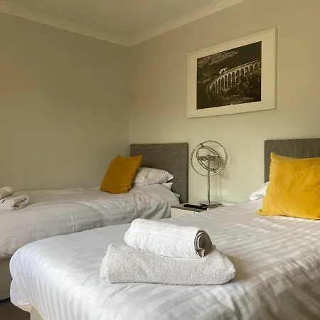 Braemar House-2