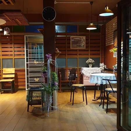 Little Guest House Hotel-3