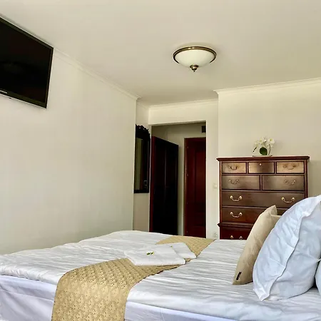 Opera16 Guestrooms-2