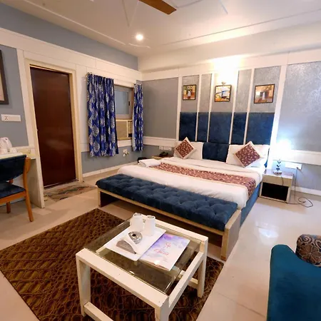 Hotel Opera Near Yashobhoomi & Airport-3