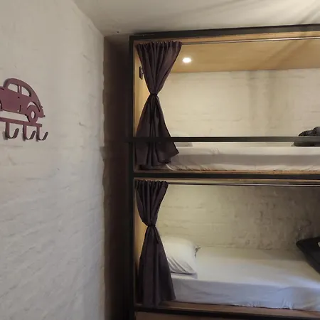 MedioMundo Hostel-3