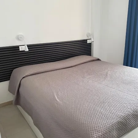 Manfredi Sea Room-3