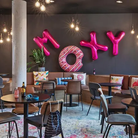 Moxy Hamburg Altona-3
