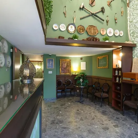 Walled Off Hotel Paris-2