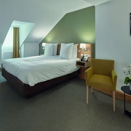 City Hotel-3